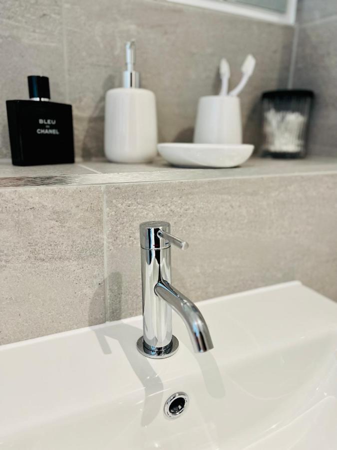Fabulous One Bedroom Apartment Near Old Trafford Stadium مانشستر المظهر الخارجي الصورة